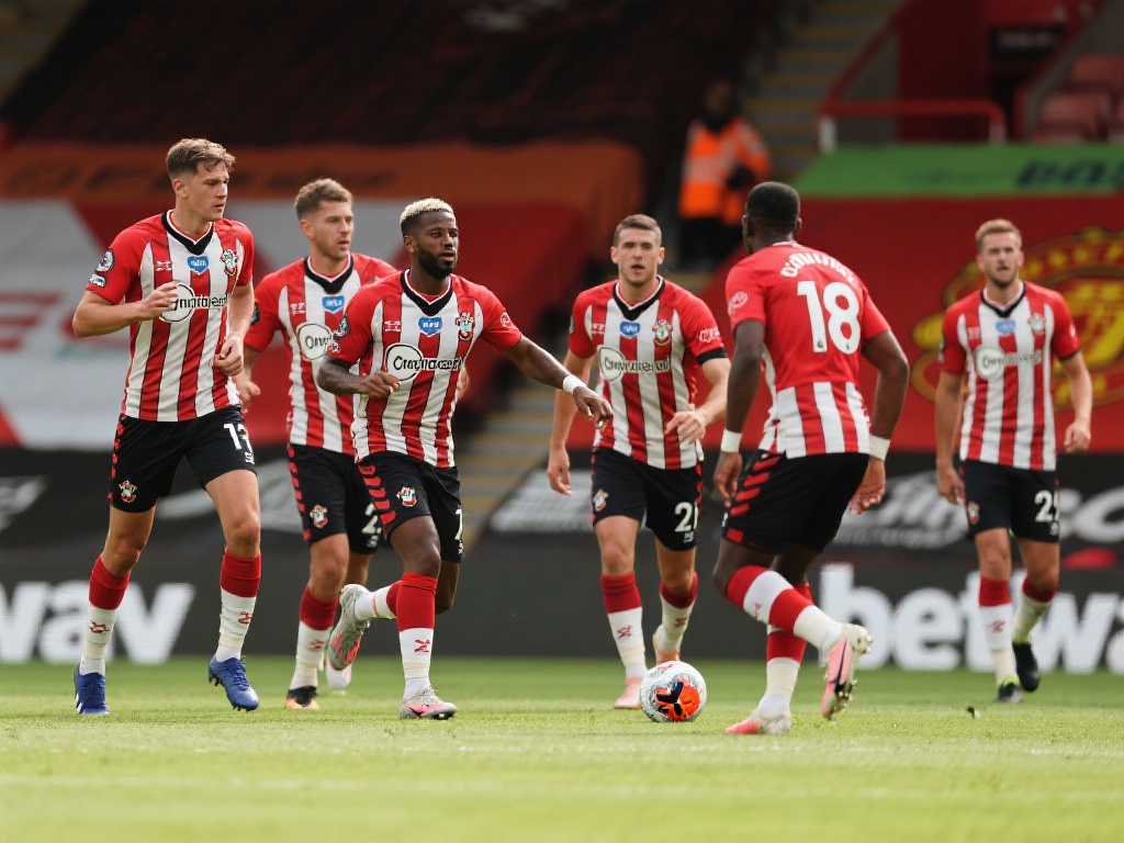 重磅官宣！欧足联允许巴萨回归诺坎普，4.5万球迷共见证欧冠生死之战！